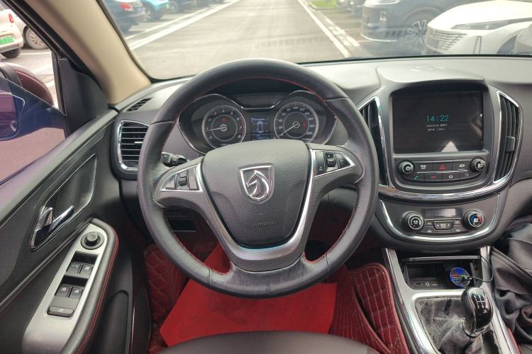 Used Baojun 560 2015 1.8L manual luxury version Steering Wheel