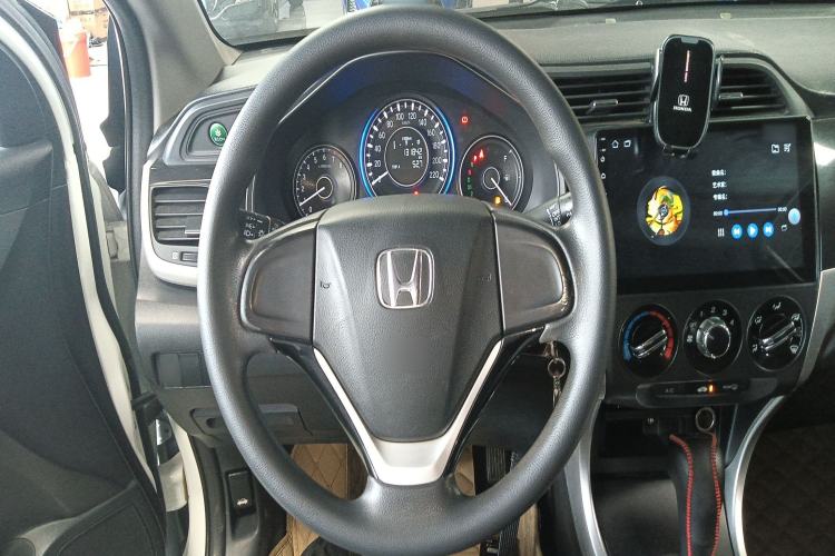 Used Honda Crider 2015 1.8L automatic comfort version
