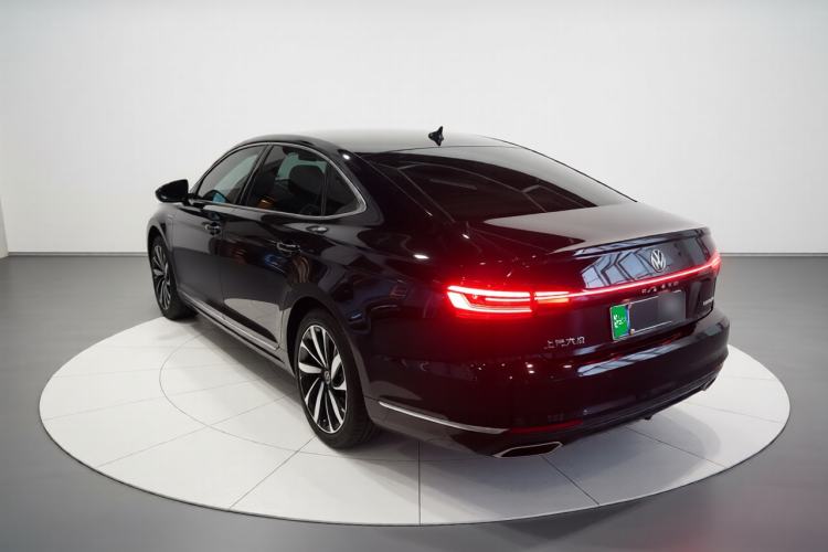 Used Volkswagen Passat 2023 Facelift 330TSI Luxury Edition Exterior 2