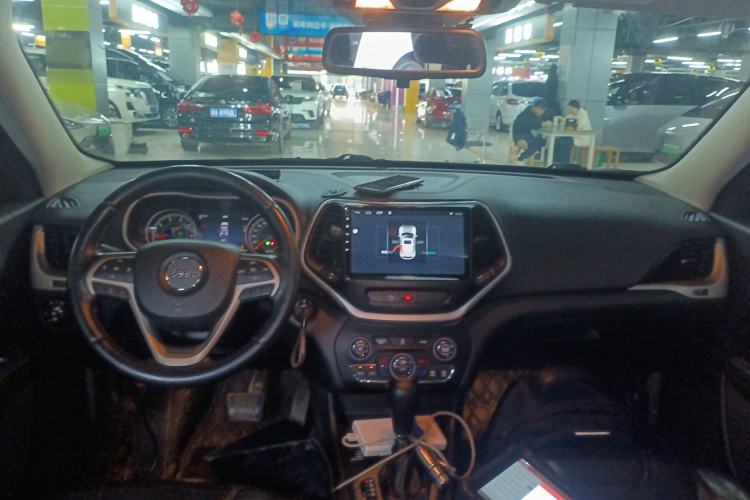 Used Jeep Cherokee 2014 2.4L Urban Edition