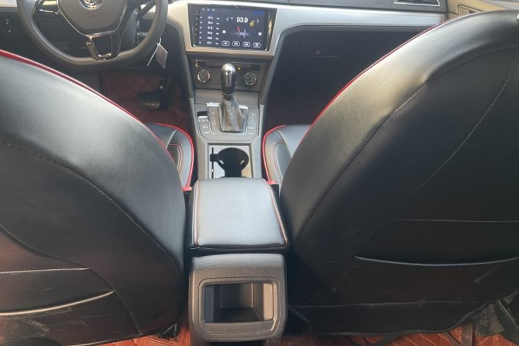 Used Volkswagen Lamando 2018 230TSI DSG Fashion Edition
