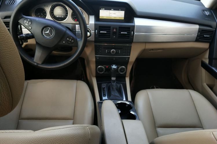 Used Mercedes-Benz GLK-Class 2012 GLK 300 4MATIC Fashion Model Center Console