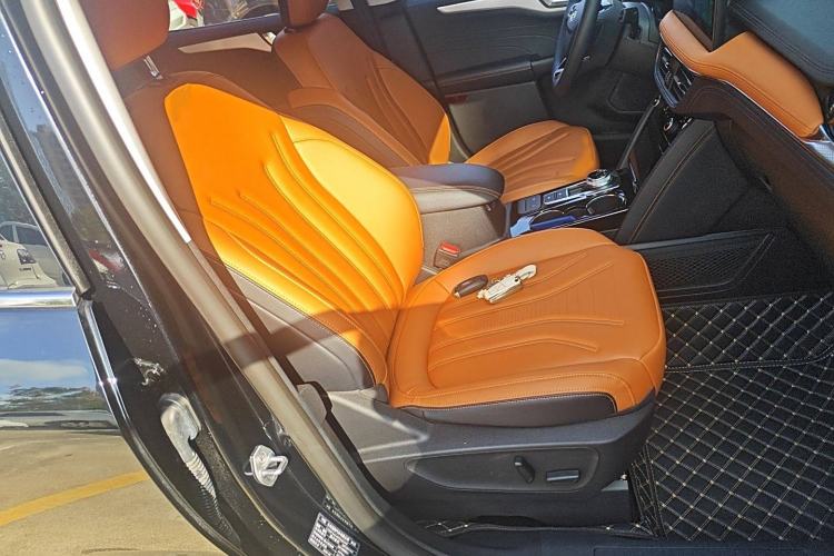 Used Ford Escape 2024 EcoBoost 245 Two-Wheel-Drive Titanium Edition