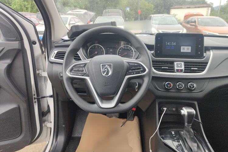 Used Baojun 730 2019 1.5T CVT Fashion Model 7 Seats China V Emission Standard
