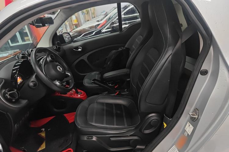 Used smart fortwo 2016 0.9T 66kW Hardtop Pioneer Edition
