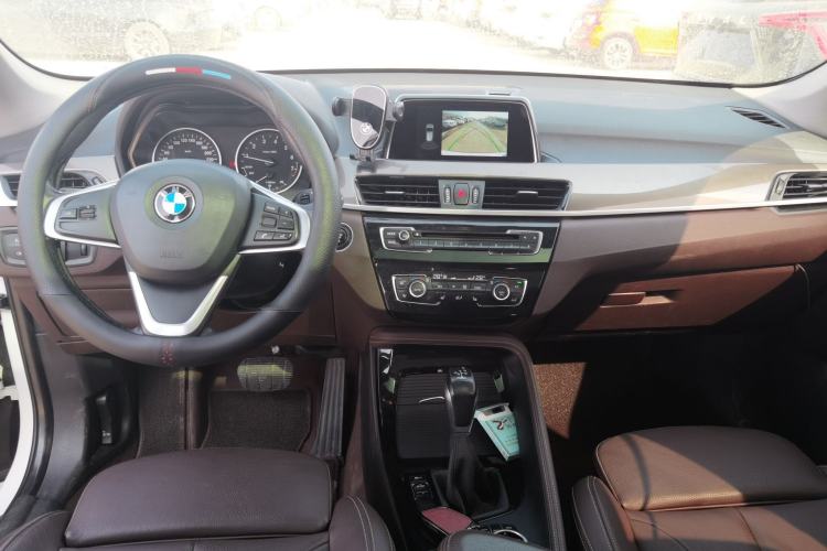 Used BMW X1 2018 xDrive20Li Luxury Edition Center Console