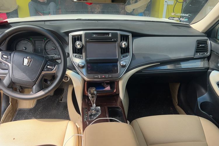 Used Toyota Crown 2015 2.5L Executive Edition
