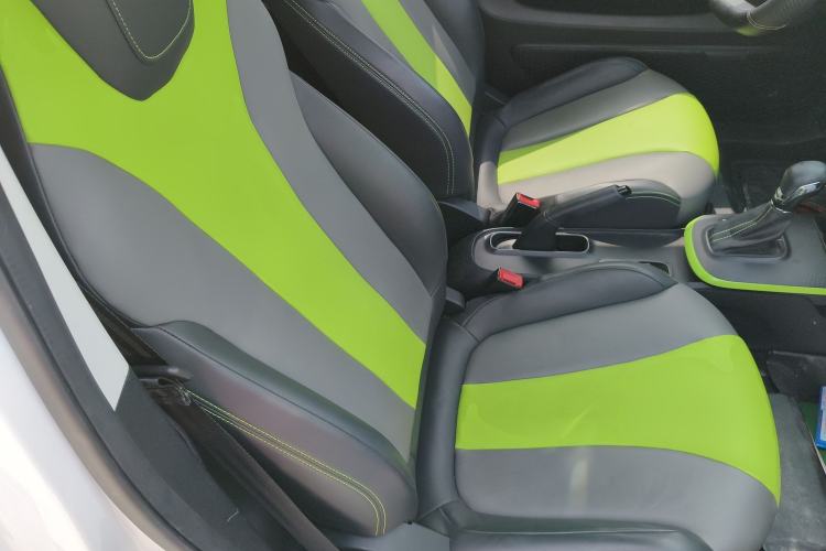 Used Roewe Clever 2021 302 km New Four-Seater Super-Efficient Version
