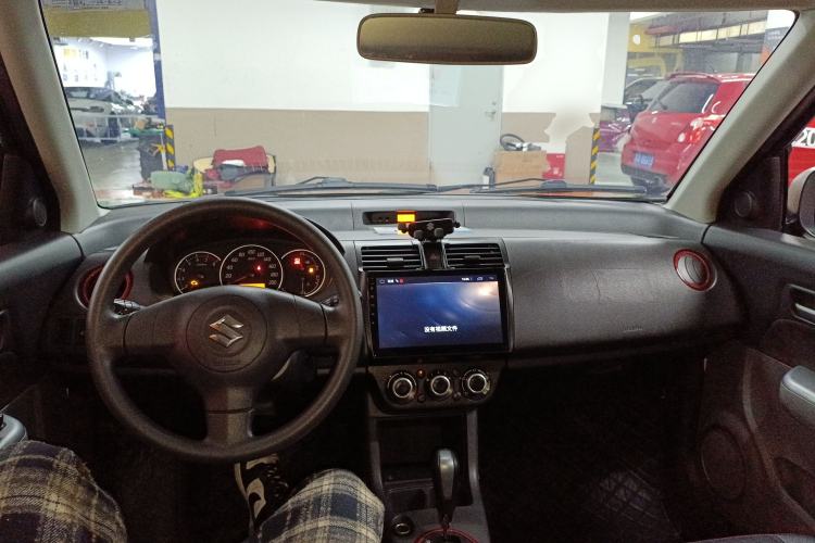 Used Suzuki Swift 2016 1.5L Automatic Fashionable Coolplay Edition Center Console