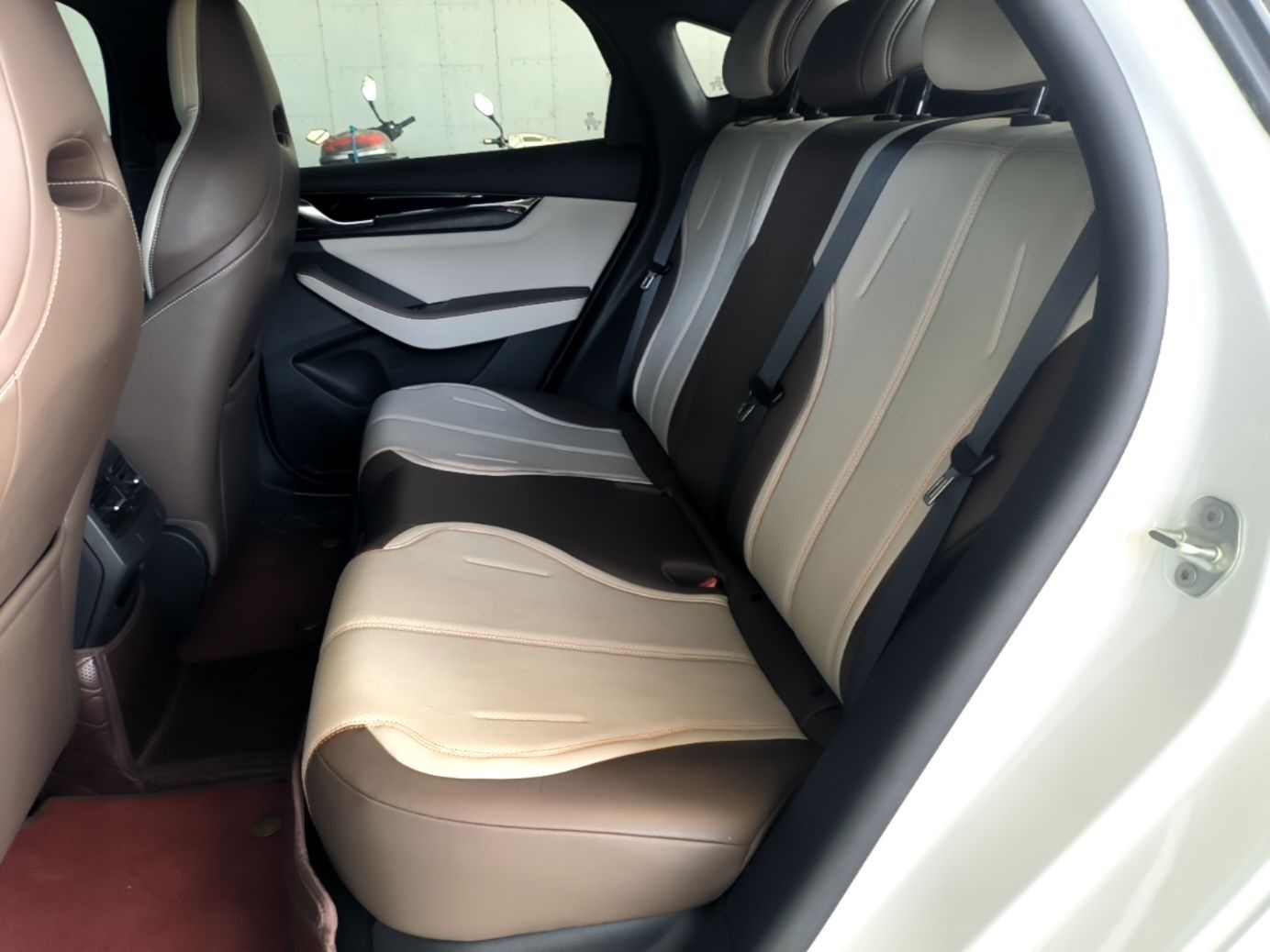 BYD Qin PLUS 2024 HONOR Edition DM-i 55KM Leading Model — снимка 20