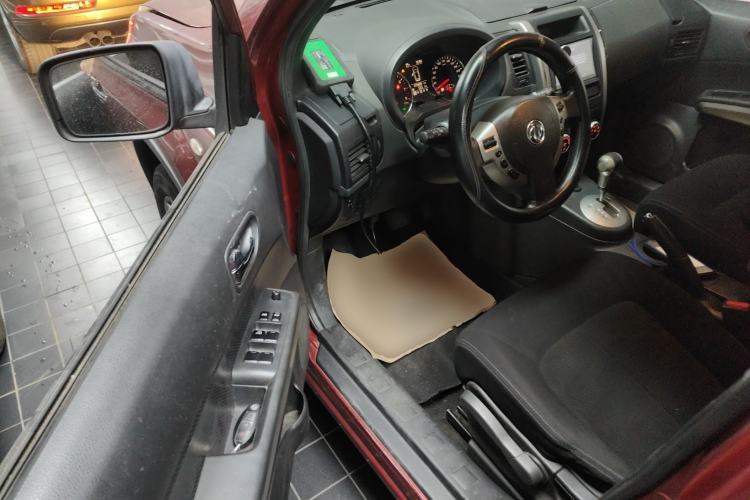 Used Dongfeng Fengdu MX6 2015 2.0L CVT Two-Wheel Drive All-Around Version
