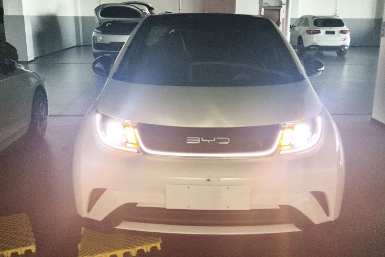 Used BYD Dolphin 2023 420 km Fashion Edition
