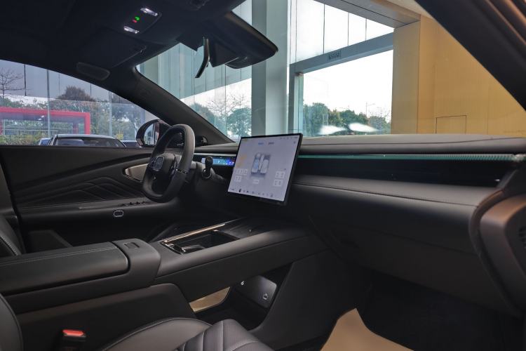 Used Lynk & Co Lynk & Co 10 EM-P 2025 Model 240 Four-Wheel Drive Ultra