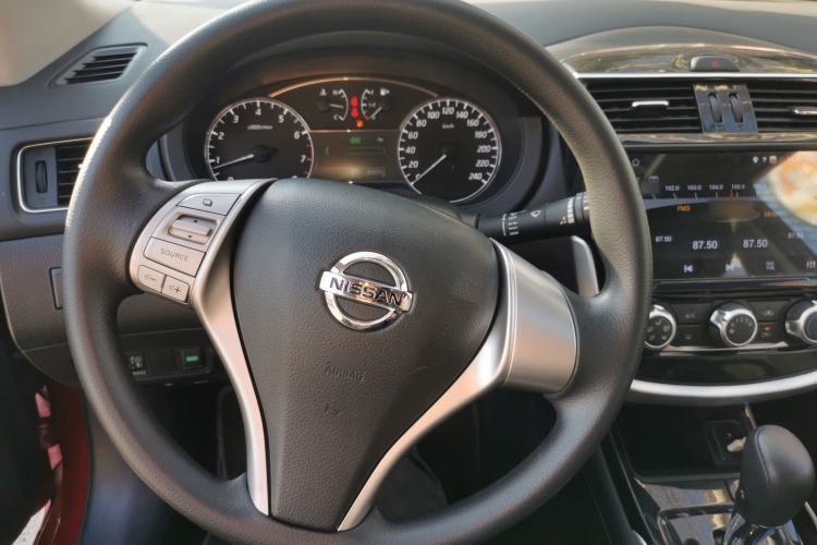 Used Nissan Tiida 2016 1.6L CVT Cool Dynamic Edition
