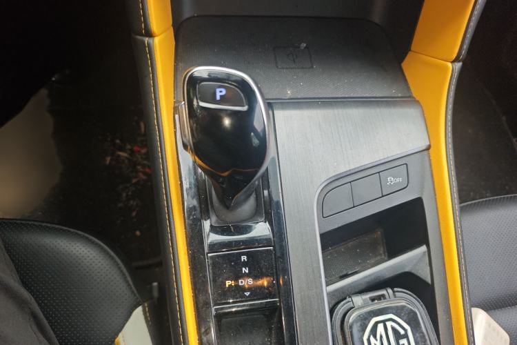 Used MG 6 2021 Pro 1.5T Automatic Trophy Luxury Edition Gear Lever