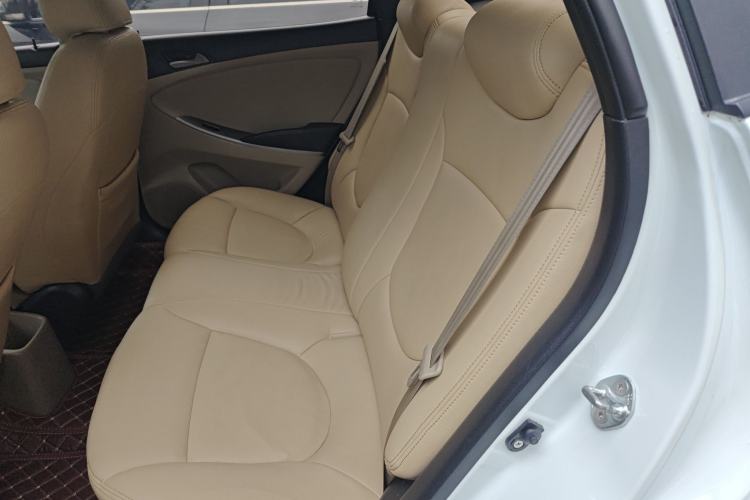 Used Hyundai Verna (older generation) 2014 1.4L Automatic Smart GLS Left Rear Seat