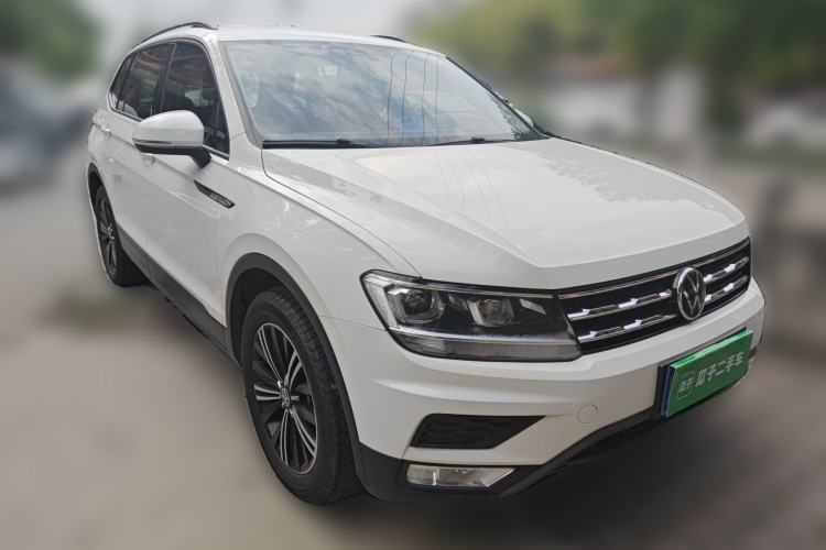 Used Volkswagen Tiguan L 2020 330TSI Automatic Two-Wheel Drive Luxury Edition China VI Standard Front Right 45 Deg