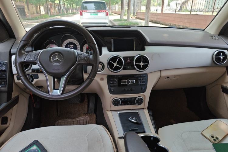 Used Mercedes-Benz GLK-Class 2013 GLK 300 4MATIC Dynamic Sunroof Model