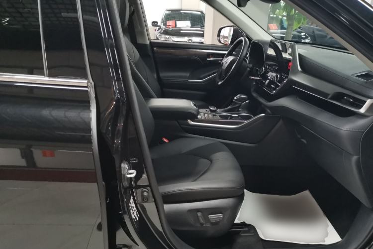 Used Toyota Highlander 2024 2.5L Smart Electric Hybrid Dual-Engine Four-Wheel Drive Prestige Version – 7 Seats