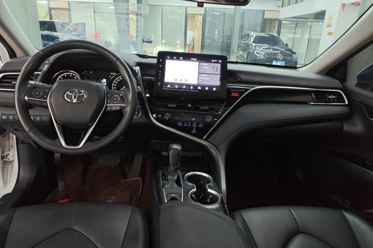 Used Toyota Camry 2023 2.0G Luxury Edition
