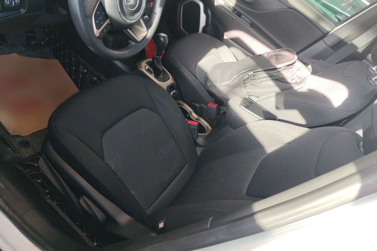 Used Jeep Renegade 2017 180T Automatic High-Energy Version
