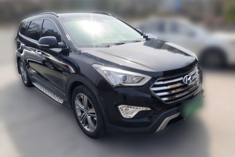 Used Hyundai Grand SantaFe 2013 3.0L 7-seat 4x4 Brown Interior Flagship Edition Front Right 45 Deg
