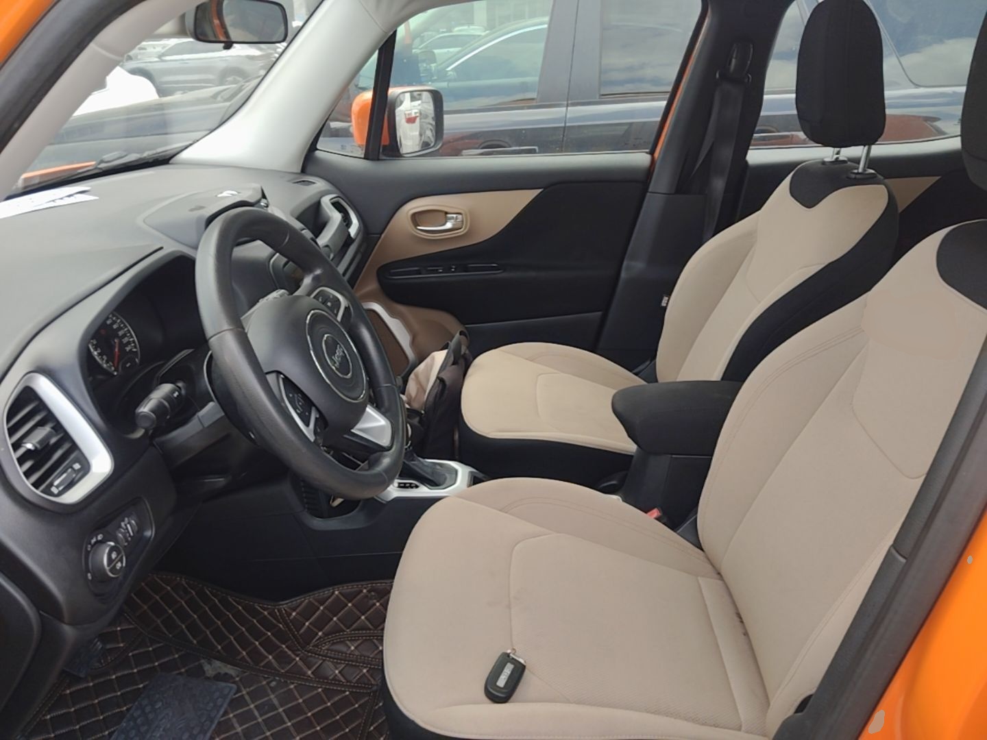 Interior delantero