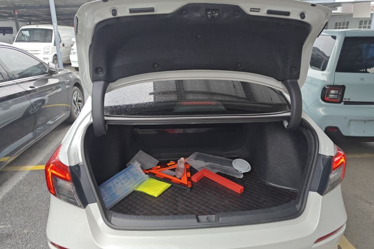 Used Honda Civic 2023 240TURBO CVT Dynamic Edition Trunk