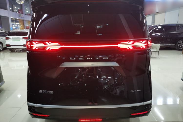 Used Denza D9 2022 DM-i 970 Four-Wheel Drive Flagship Model Rear