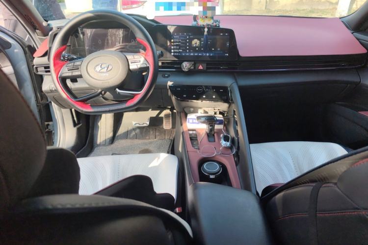 Used Hyundai Elantra 2021 240TGDi DCT TOP Flagship Edition Center Console