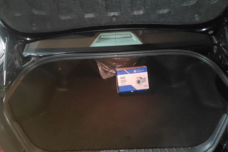 Used Mitsubishi Galant 2012 2.4L Deluxe Upgrade Edition Trunk