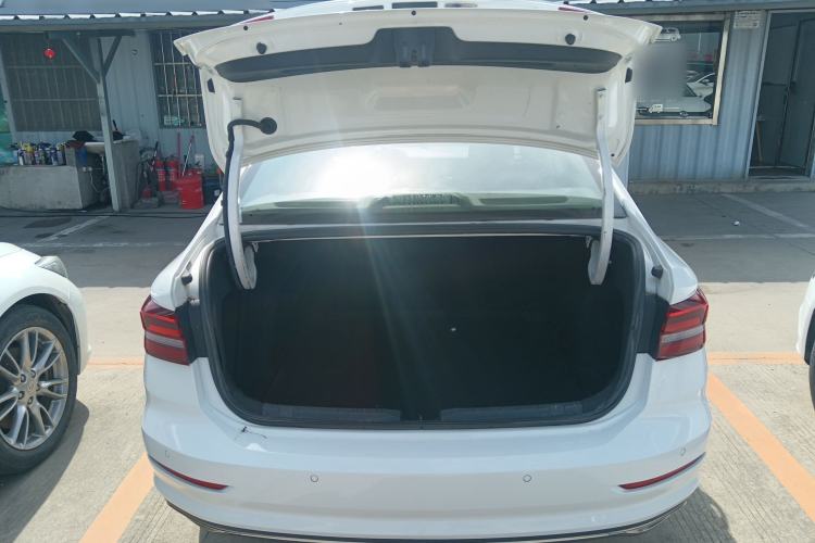 Used Volkswagen Lavida 2021 1.5L Automatic Comfort Edition Trunk