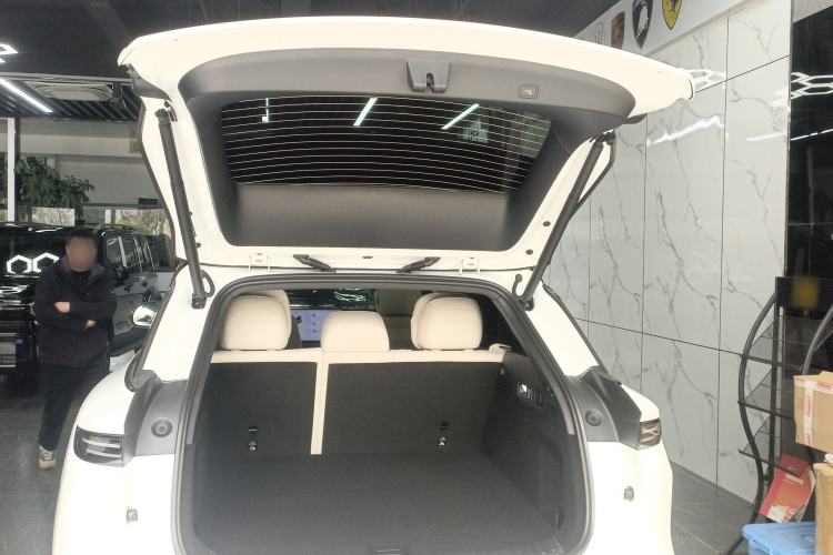 Used Li Auto i6 2025 Model Two-Wheel-Drive Standard Type
