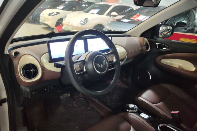 Used Wuling Bingo 2023 410 km Lingxi Deluxe Edition Center Console