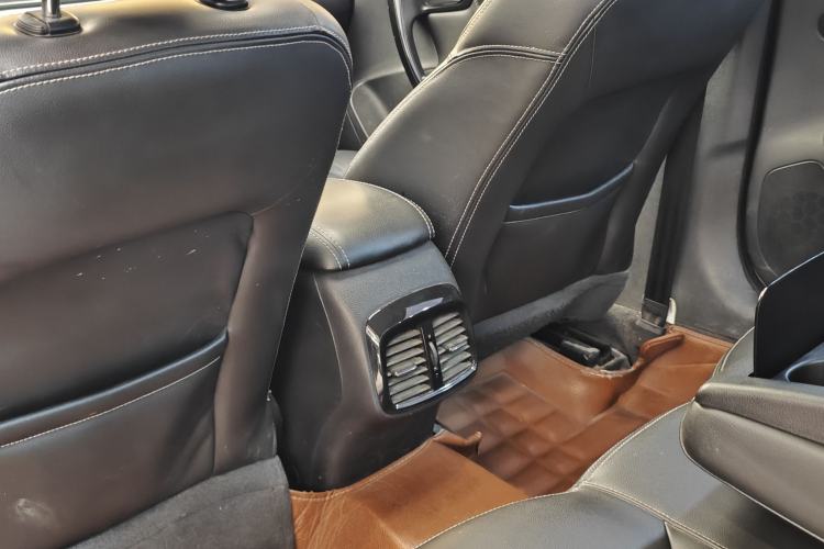 Used GAC Trumpchi GA6 2015 1.8T DCT Luxury Navigation Model Interior 11