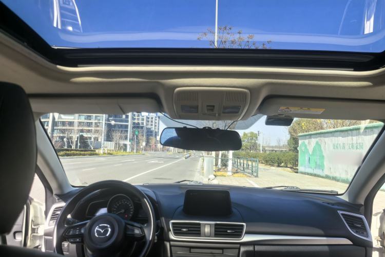 Used Mazda Mazda 3 Axela 2017 Sedan 1.5L Automatic Luxury Model China VI Standard
