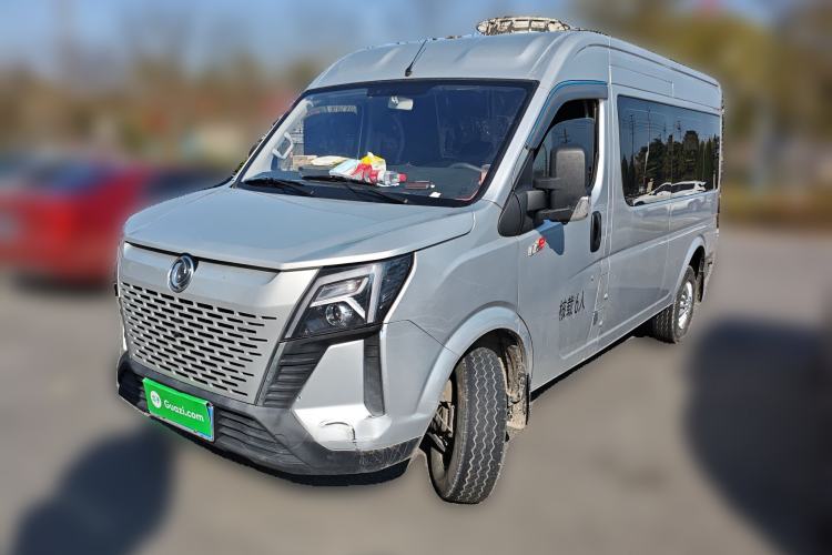 Used Dongfeng Yufeng 2023 V9+ 2.0T Manual Front-Wheel-Drive Multi-Function Mid-Roof Van with 7/8/9 Seats