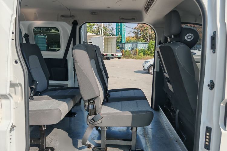 Used Ruichi EC75 2025 Model Passenger Vehicle Smart Driving Ultra-Charging Edition, Pioneer Type I, 52.16 kWh
