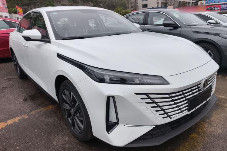 Used CHANGAN Eado 2025 Blue Whale 1.5T 500Bar Prestige Model
