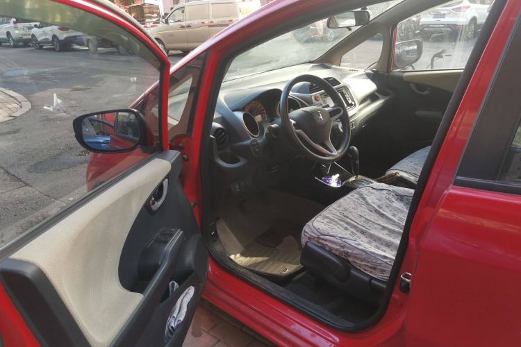 Used Honda Fit 2011 1.3L automatic comfort version
