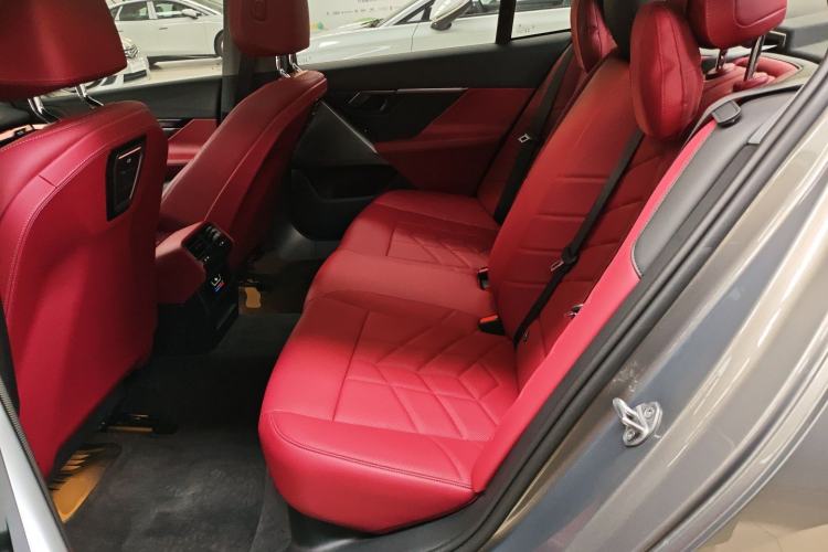 Used BMW i5 2024 eDrive 35L M Sport Package Left Rear Seat