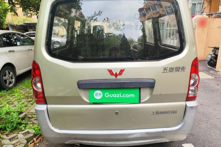 Used Wuling Rongguang 2011 1.2L Base Version
