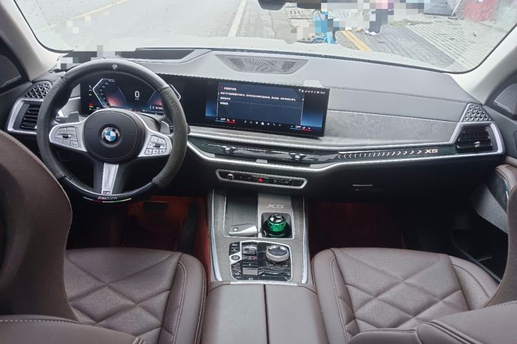 Used BMW X5 2023 xDrive 30Li Luxury M Sport Package
