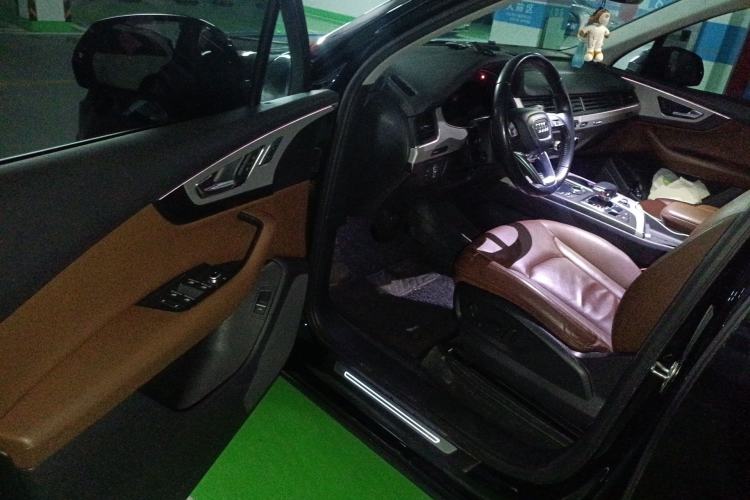 Used Audi Q7 2018 45 TFSI Technology Edition Driver Seat