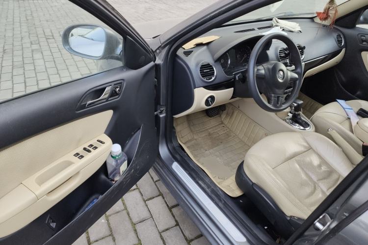 Used Volkswagen Lavida 2011 1.6L Automatic Premium Edition Driver Seat