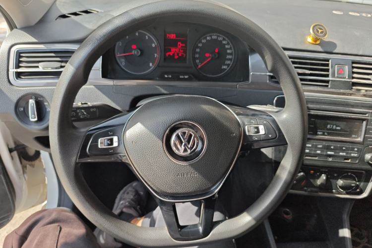 Used Volkswagen Santana 2016 1.6L Manual Comfort Edition
