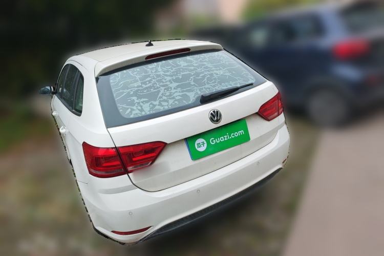 Used Volkswagen Gran Lavida 2015 1.6L Automatic Fashion Edition
