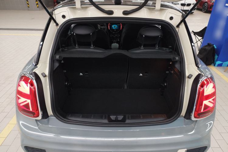 Used MINI 2018 2.0T COOPER S Racing Driver Trunk