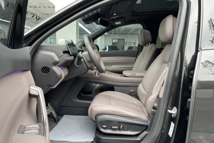 Used Nio ES7 2022 75 kWh Interior 11