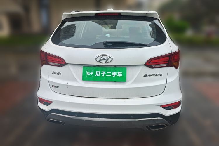 Used Hyundai Santa Fe 2017 2.0T Automatic Two-Wheel Drive Smart Version 7 Seats